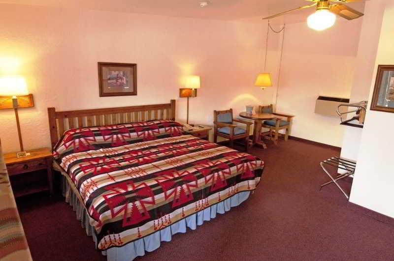 Thunderbird Lodge Chinle Bagian luar foto