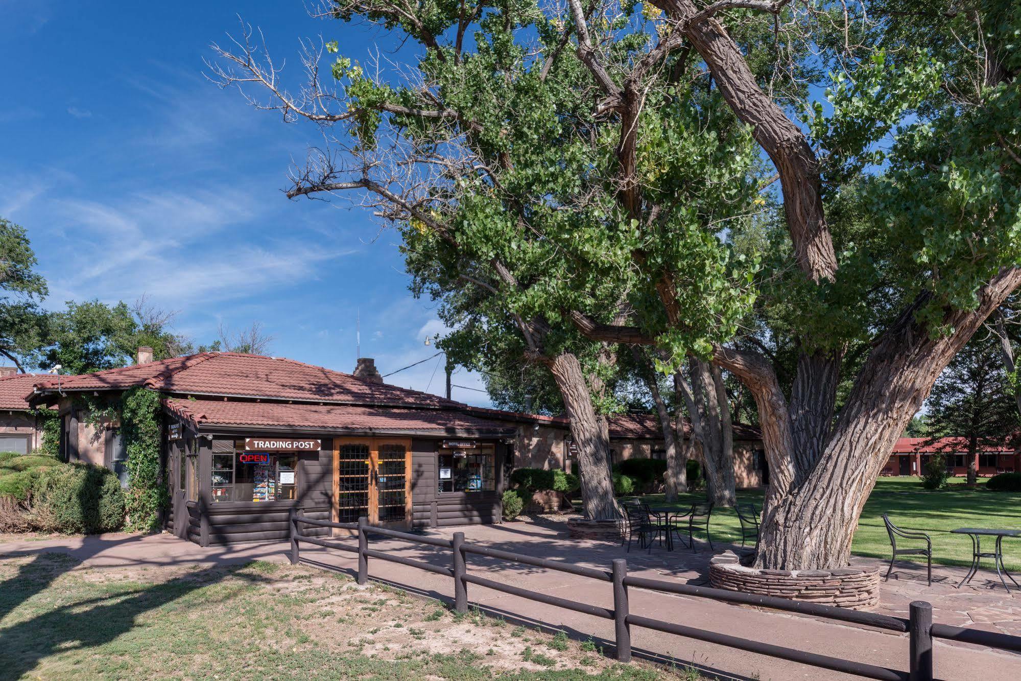 Thunderbird Lodge Chinle Bagian luar foto
