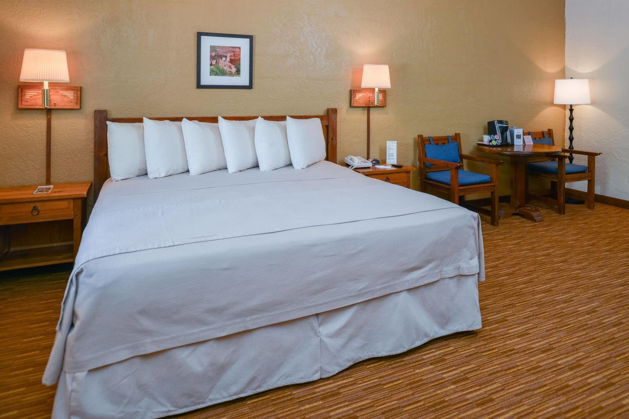 Thunderbird Lodge Chinle Bagian luar foto