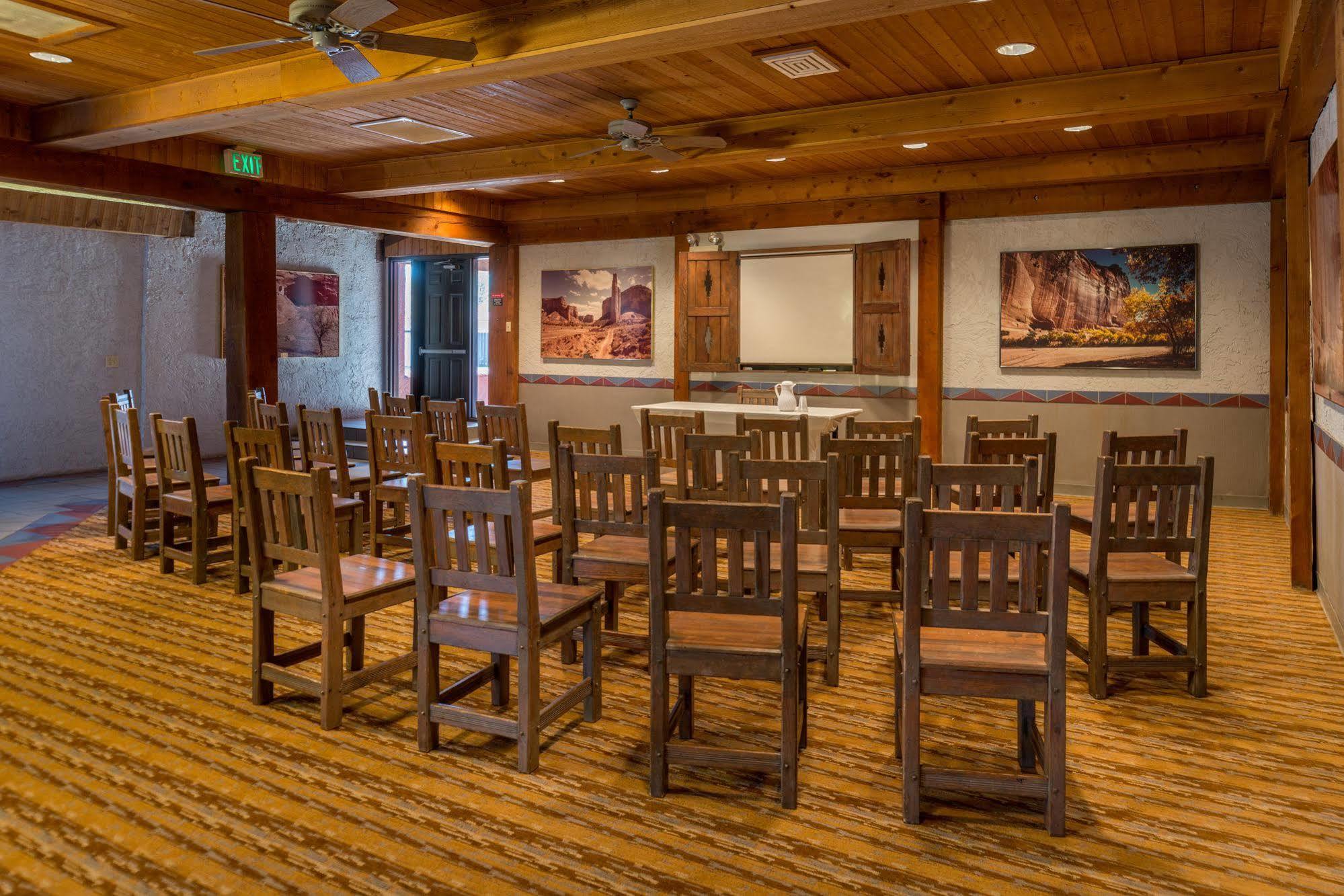 Thunderbird Lodge Chinle Bagian luar foto