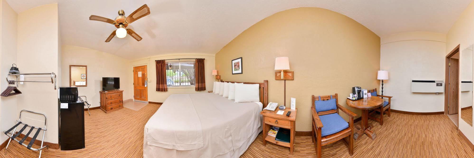 Thunderbird Lodge Chinle Bagian luar foto