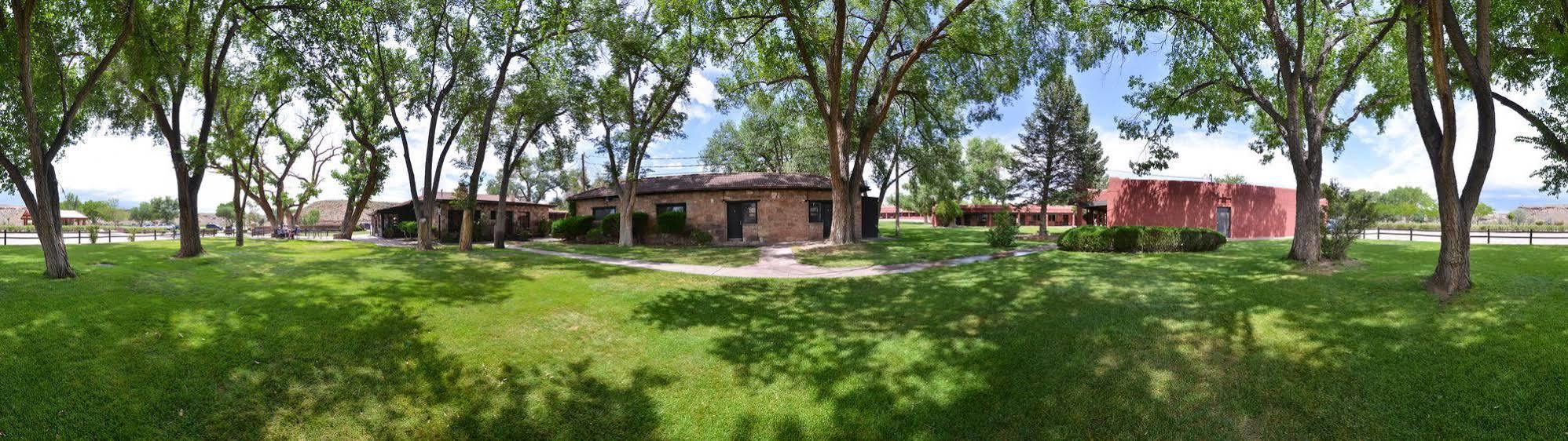 Thunderbird Lodge Chinle Bagian luar foto